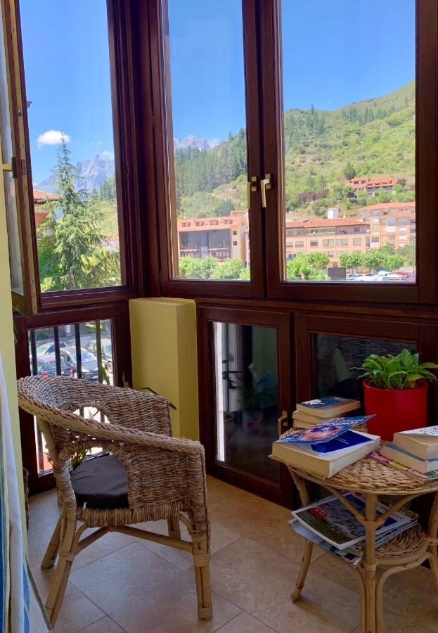 Hotel Hostal La Serna Potes Zewnętrze zdjęcie
