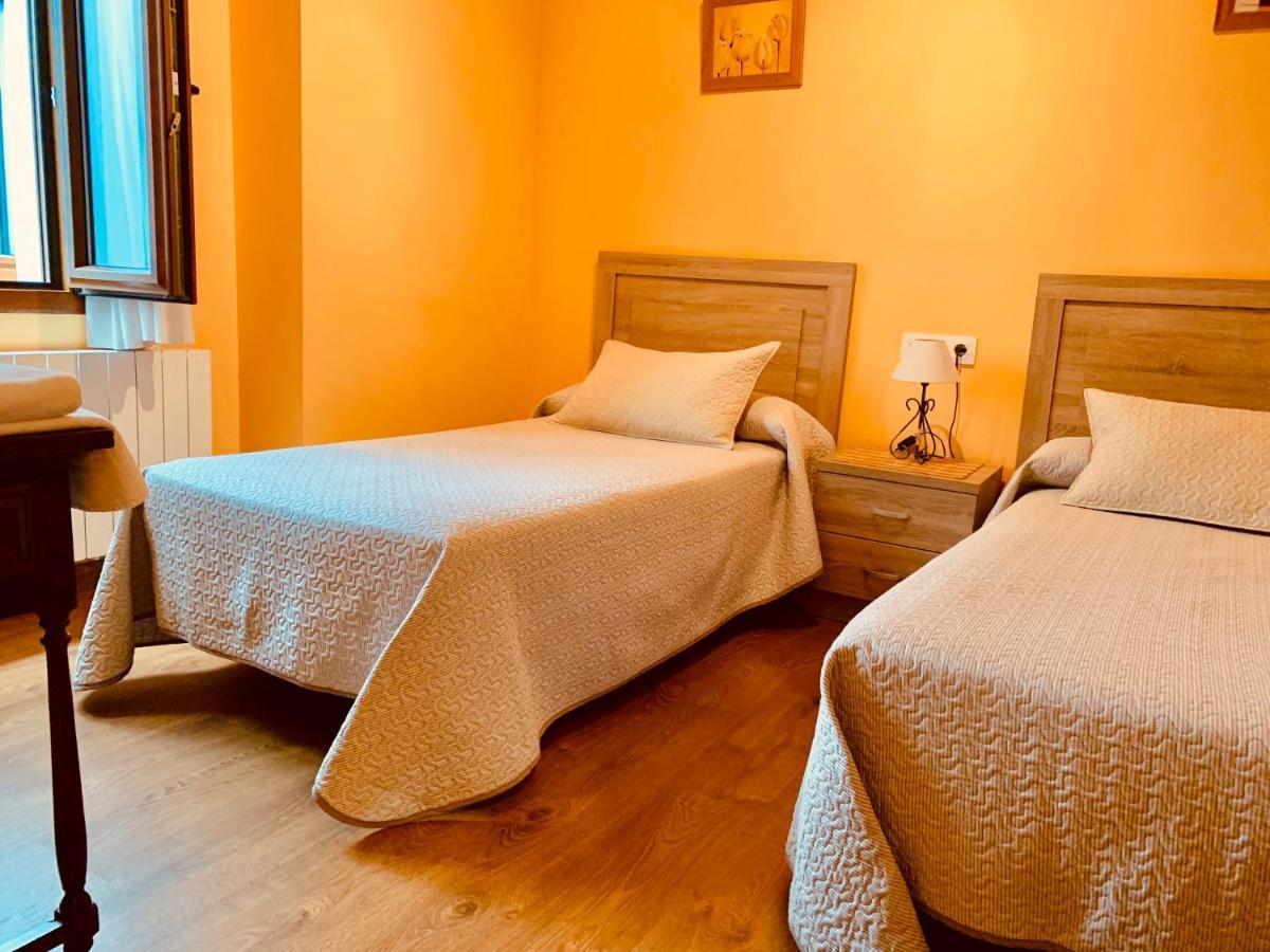 Hotel Hostal La Serna Potes Zewnętrze zdjęcie