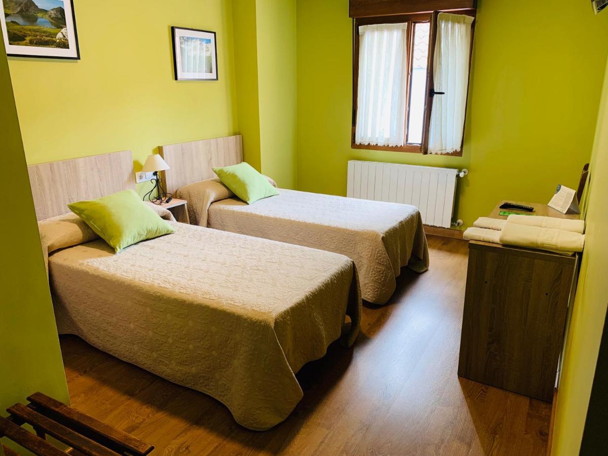 Hotel Hostal La Serna Potes Zewnętrze zdjęcie
