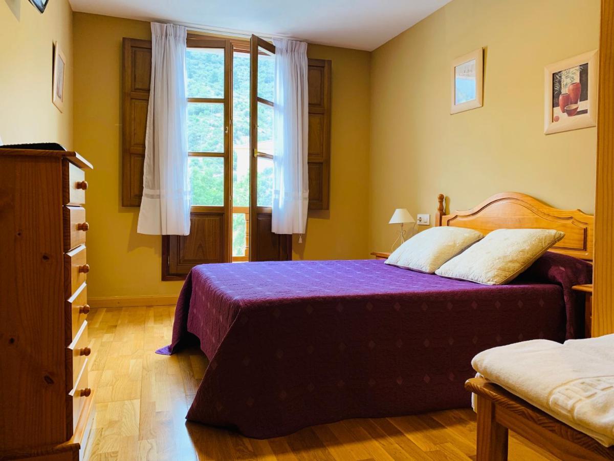 Hotel Hostal La Serna Potes Zewnętrze zdjęcie
