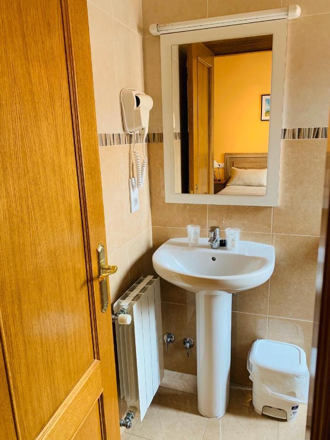 Hotel Hostal La Serna Potes Zewnętrze zdjęcie