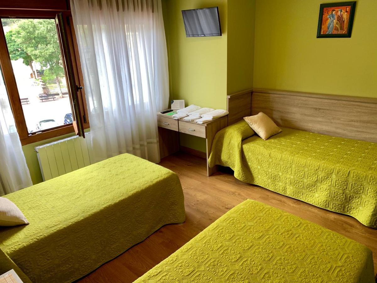 Hotel Hostal La Serna Potes Zewnętrze zdjęcie