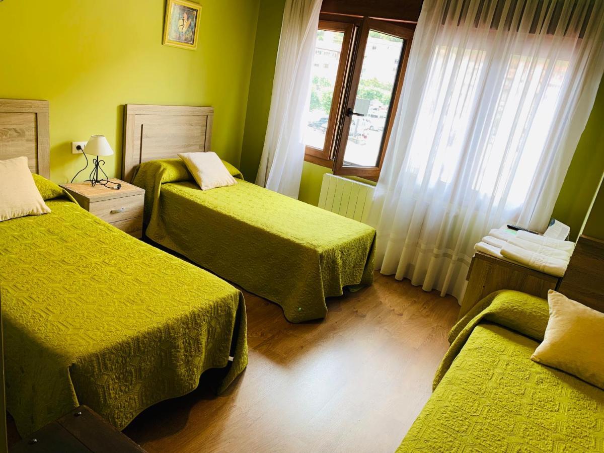Hotel Hostal La Serna Potes Zewnętrze zdjęcie